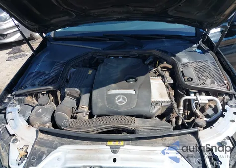 2017 Mercedes-Benz C 300 из США, поврежденный, VIN 55SWF4JB8HU218327